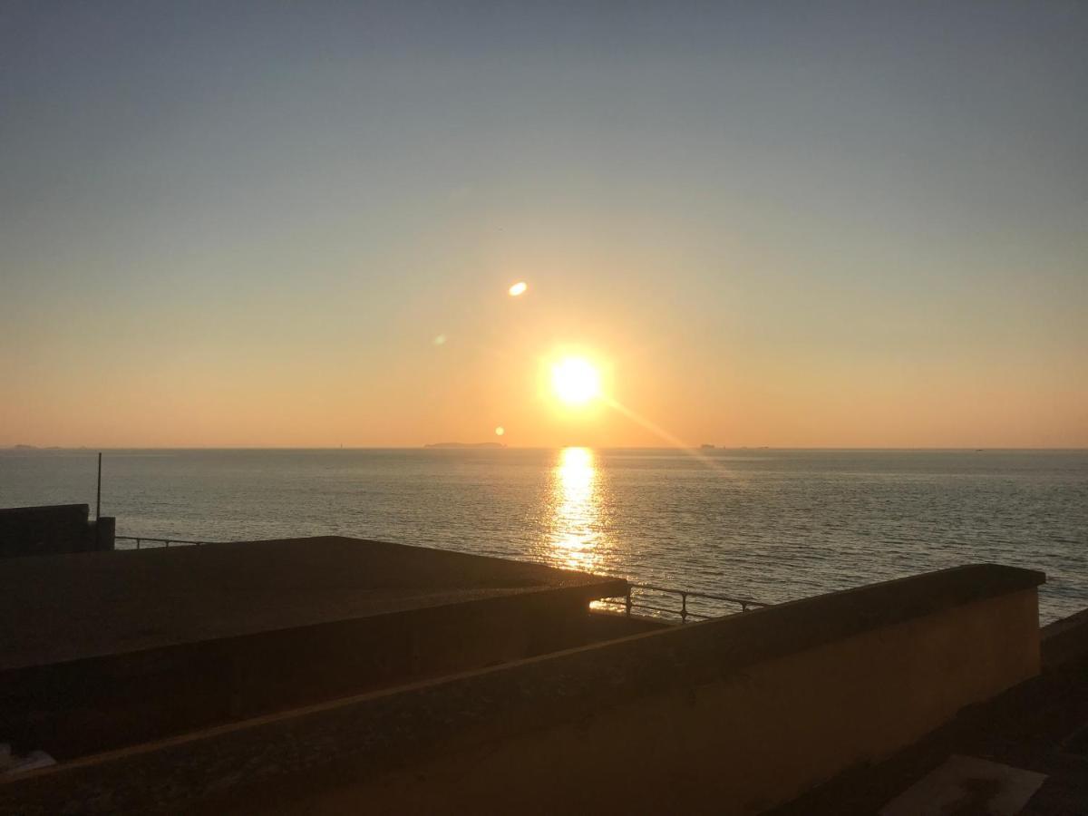 La Caravelle au plus près de la mer Saint-Malo Extérieur photo