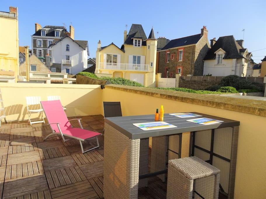 La Caravelle au plus près de la mer Saint-Malo Extérieur photo