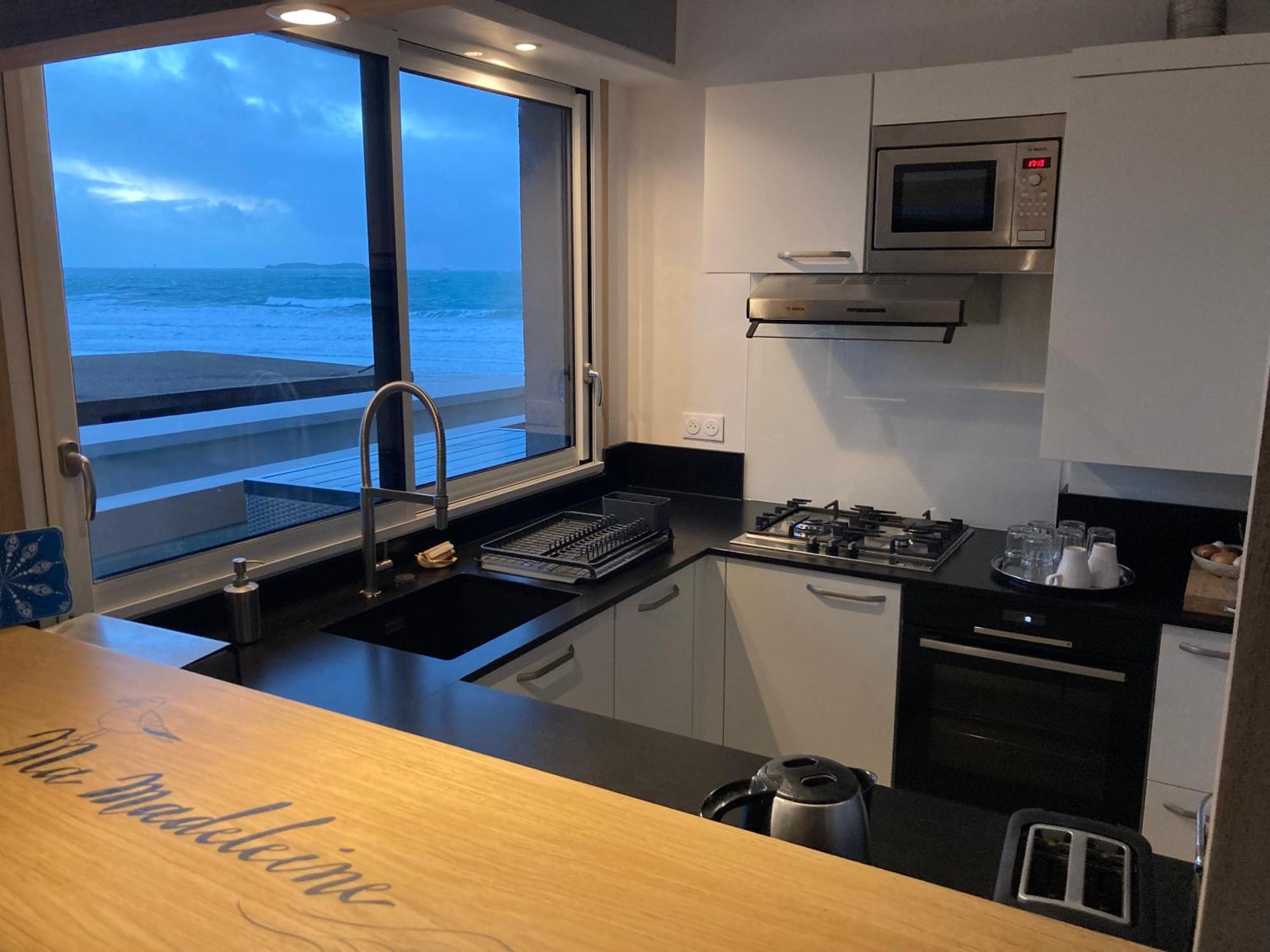 La Caravelle au plus près de la mer Saint-Malo Extérieur photo